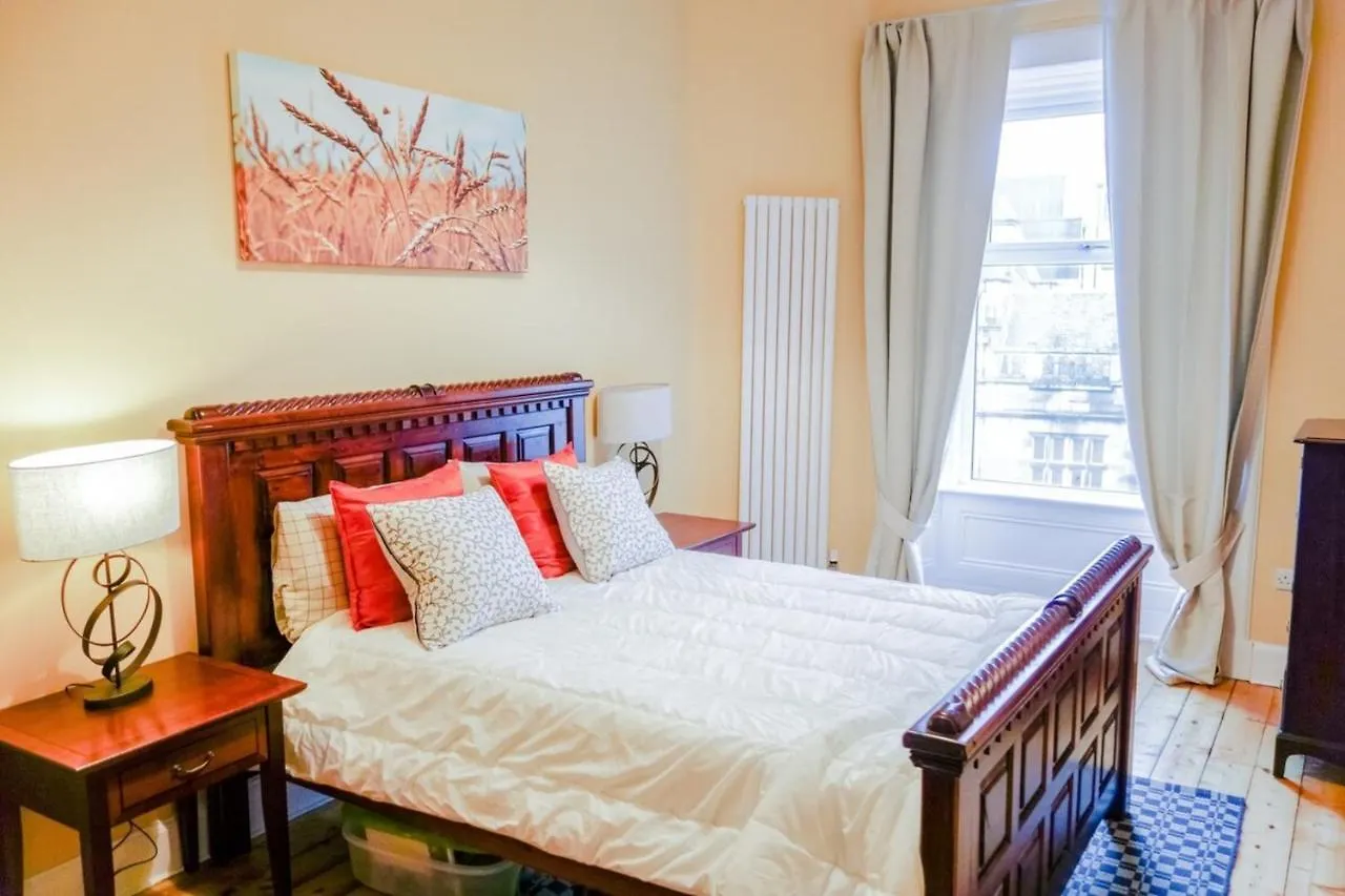 Newly Furnished 2 Bedroom Apartment On Leith Walk Edinburgh United Kingdom